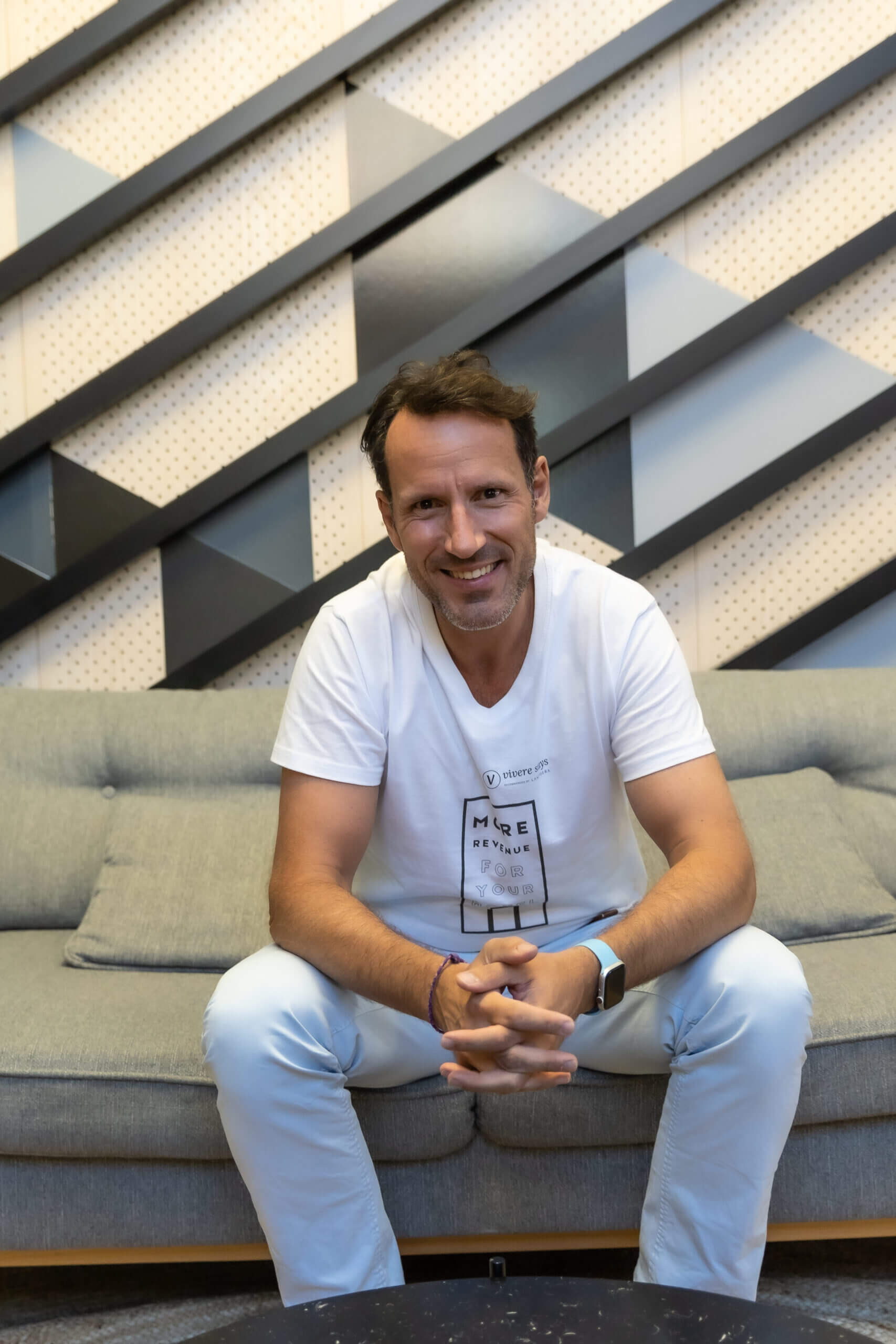 Tobias Jörk, CEO y Cofundador de Vivere Stays